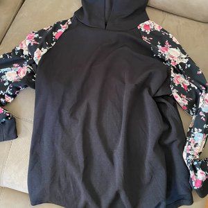 Womens Shein 4x Black hooded Shirt with floral sleeves